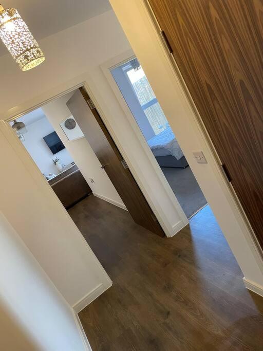 Spacious Apartment In The Heart Of צ'למספורד מראה חיצוני תמונה