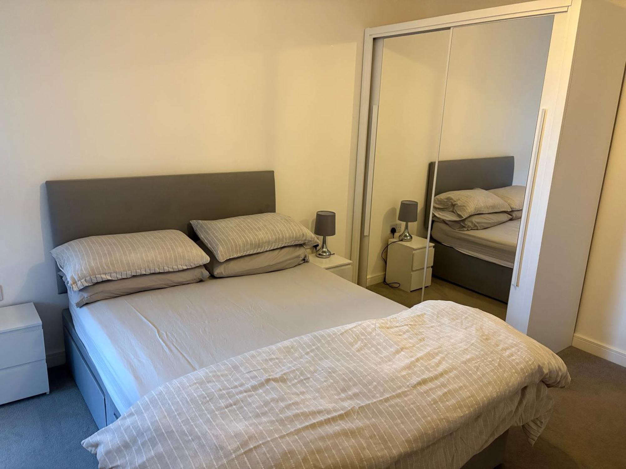 Spacious Apartment In The Heart Of צ'למספורד מראה חיצוני תמונה